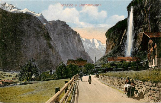 13960671 Lauterbrunnen_BE Dorfstrasse Wasserfall