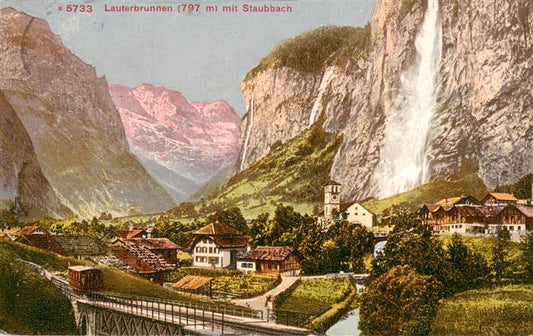 13960675 Lauterbrunnen_BE mit Staubbach Wasserfall