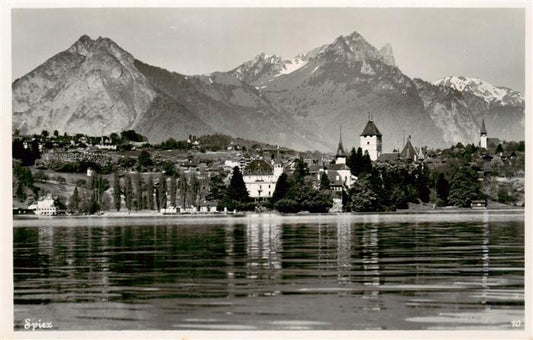 13960721 SPIEZ_Thunersee_BE Panorama mit Schloss