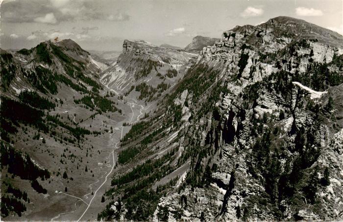 13960999 Justistal_Merligen_BE Vue du Niederhorn Beatenberg à Sichel Sieben