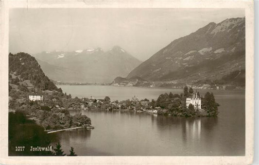 13961033 Iseltwald_BE au bord du lac de Brienz