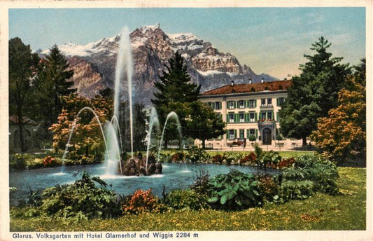 13955534 Glarus_GL Volksgarten avec l'hôtel Glarnerhof et les jeux d'eau Wiggis